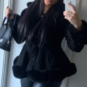 Päls jacka Chelsea - Bra skick. Använd fåtal gånger. Super fin päls. 