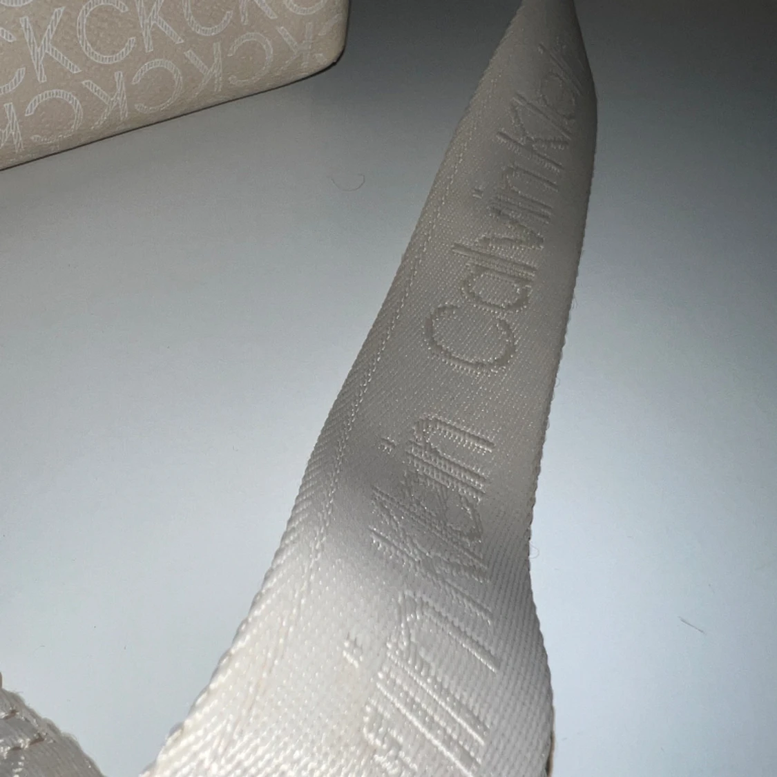 Calvin klein väska  - 91