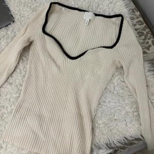 Tröja - Från H&M storlek s. Använd en gång 