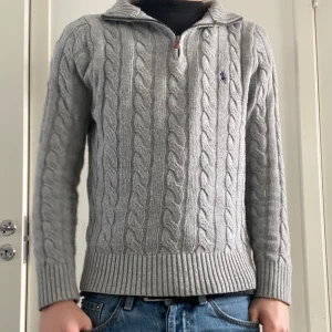 lång armad Polo Ralph Lauren tröja  - Köpte den förra sommaren men använde den bara nu under december   Ny pris 1990kr Pris kan diskuteras 
