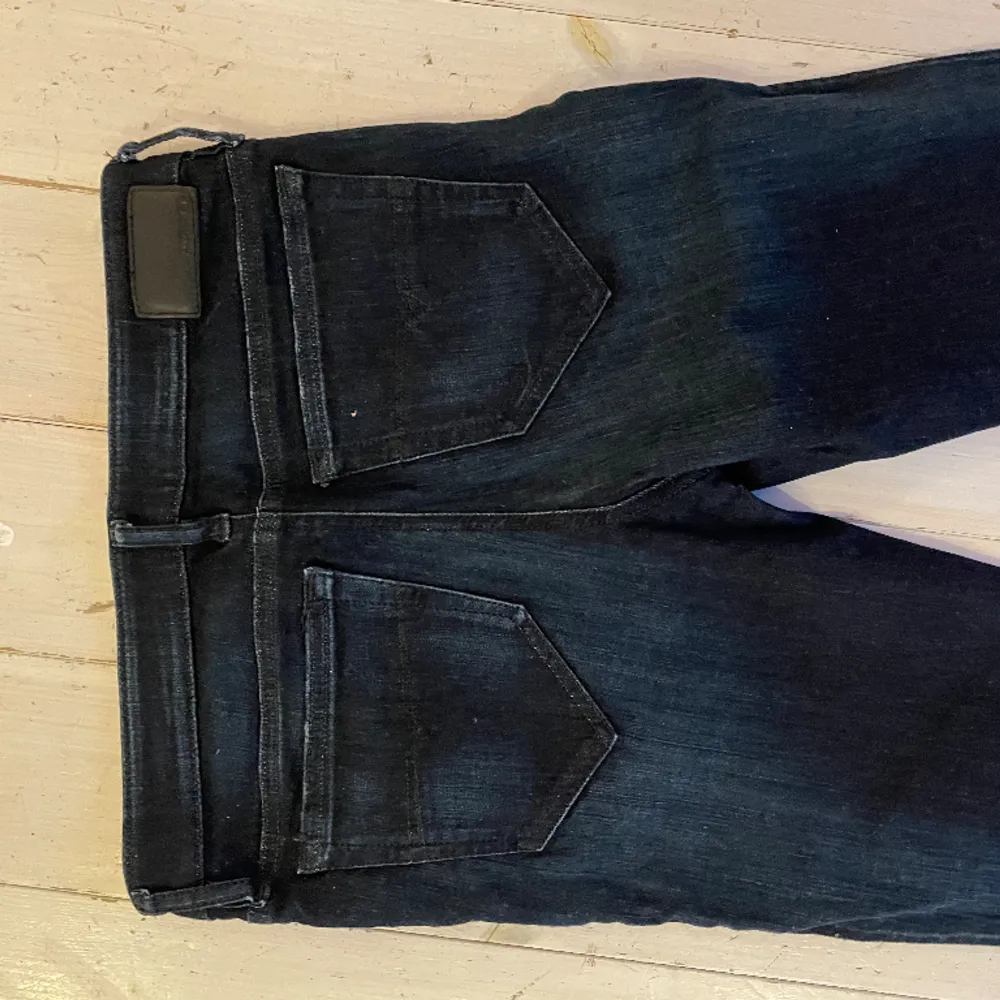 Säljer nu ett par slim diesel jeans i storlek 28 Jeansen är i väldigt fint skick. Jeans & Byxor.