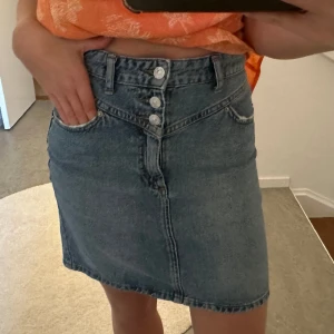 Jeanskjol - Superfin jeanskjol som inte används av mig längre!💕 perfekt till sommaren!