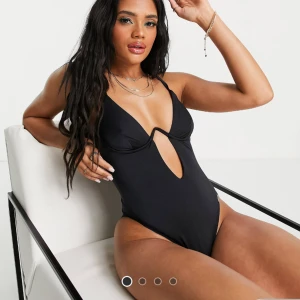 Free society - Baddräkt med bygel - Som ny. Från ASOS. 