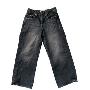 Baggy jeans från Urban, skriv ifall fler bilder önskas🙏🏻