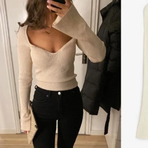Tröja från H&M - Säljer denna populära och jätte fina tröja från h&m som är slutsåld på hemsidan. 🤍