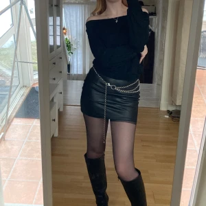 Gina Tricot Tröja - Offshoulder Sweatshirt från Gina Tricot i storlek XS. Köparen betalar för frakten🥰❤️