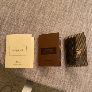 Parfym samples - Säljer parfym samples 1,5 ml | Hör av er om ni vill veta mer om parfymen.