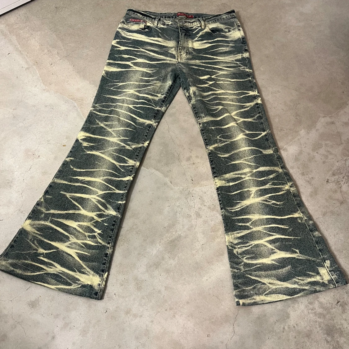 Lågmidjade jeans med mönster