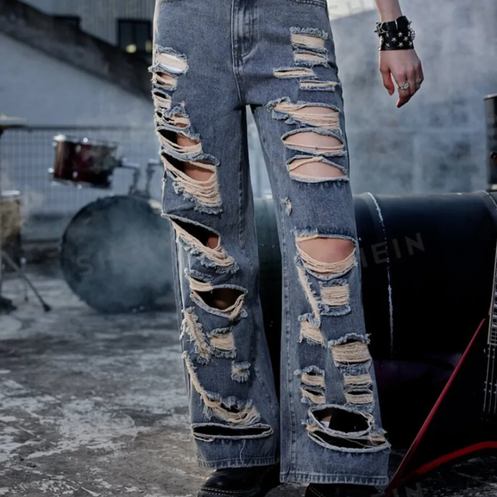 Distressed jeans aldrig använda. Storlek 40. Jeans & Byxor.