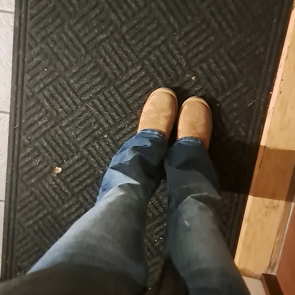 (Storlek 146)  Bootcut jeans low waist. Jättefina jeans utan skador❤️. Jag är ca 160 och det passar i princip mig men börjar bli små. Pris kan diskuteras. Hör av er vid frågor!❤️. Jeans & Byxor.