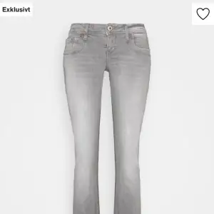 Säljer dessa super fina LTB jeans i stolek 32x36 då dom tyvärr var förstora, helt nya med prislapp på skriv för fler bilder 💕