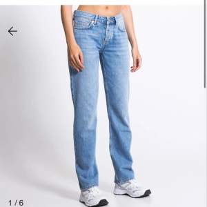 Blåa jeans från lager 157  storlek xs, bra skick 