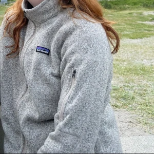 Patagonia fleece  - Väldigt mysigt och skön. Använt fåtal gånger. Väldigt fint skick. 