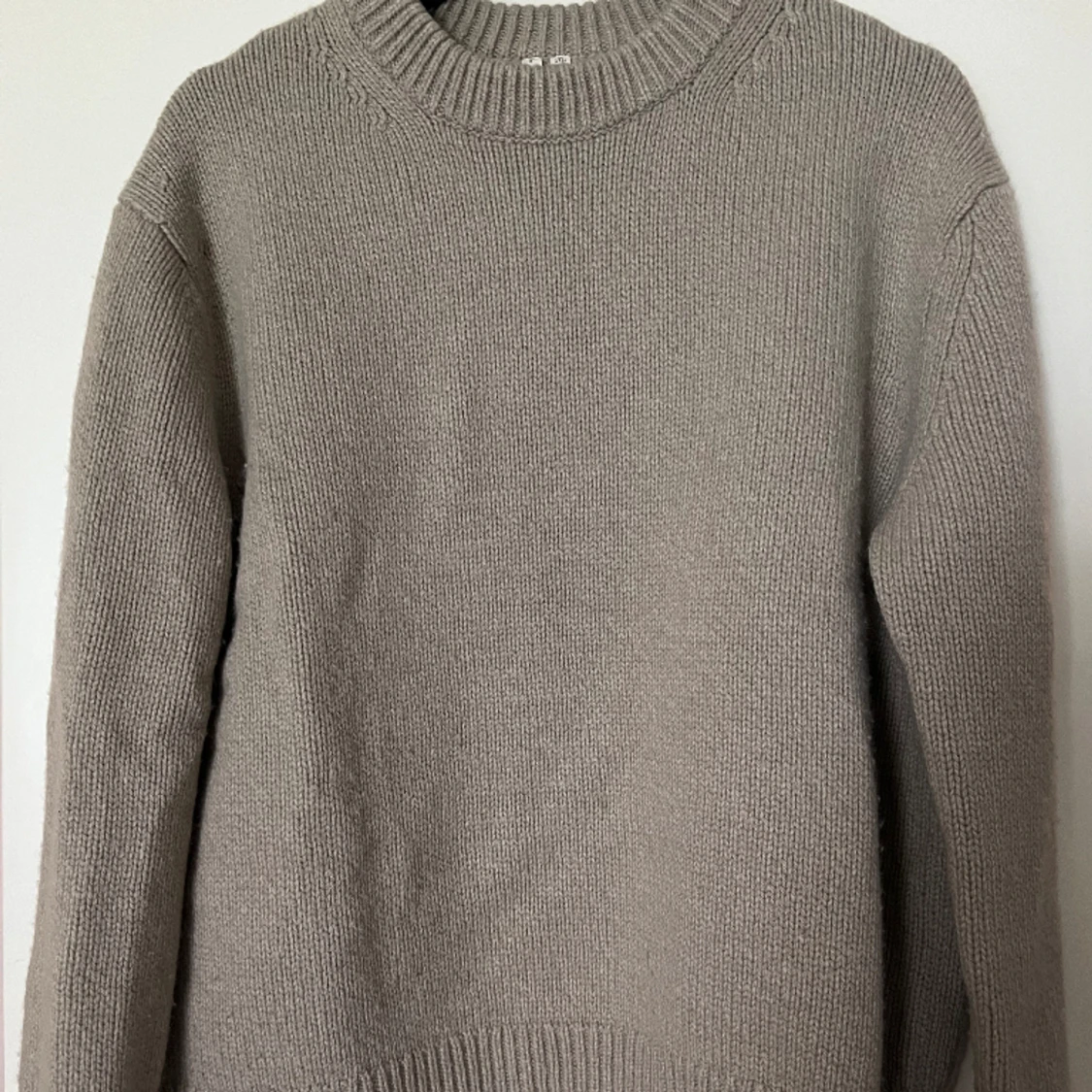 Beige Stickad Tröja