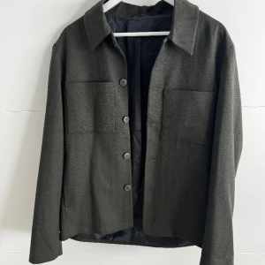 Overshirt från Les Deux - En snygg overshirt från Les Deux!