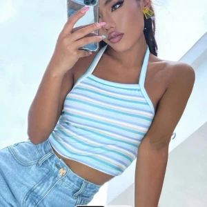 randig topp - slutsålda och populära toppen! randig och perfekt till sommaren, även justerbar❤️