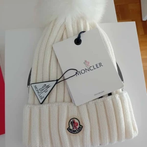 Moncler mössa - Helt ny moncler mössa Bra kvalitet