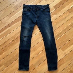 Diesel jeans Tepphar 30/32 - Ett par Diesel Slim med midja 30 och längd 32 (passar en smal kille på 180cm perfekt) 