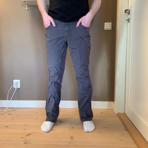 Jeans/Chinos från ESPRIT storlek M