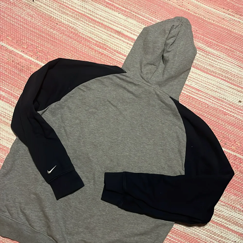 Vintage nike hoodie. Storlek XL, fint skick, unisex.💫. Hoodies.