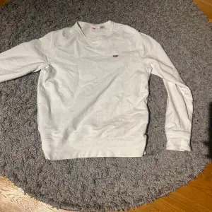 En simpel och stilren sweatshirt från Levi’s💖