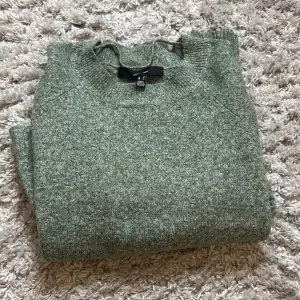 Stickad tröja från vero Moda i storlek s💚 Endast testad