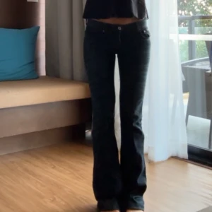 Lågmidjade jeans  - Snyggaste Lågmidjade jeansen, långa på mig som är 167🥰