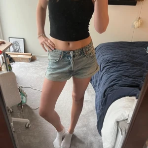 Zara shorts - Snygga ljusblå shorts från Zara