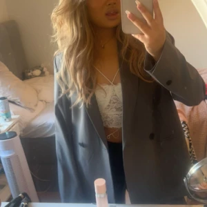 Grå oversized kavaj  - Storlek M o lite oversized 