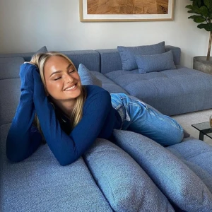 A dsgn tröja  - Långärmad blå tröja från A dsgn, sparsamt använd 💙