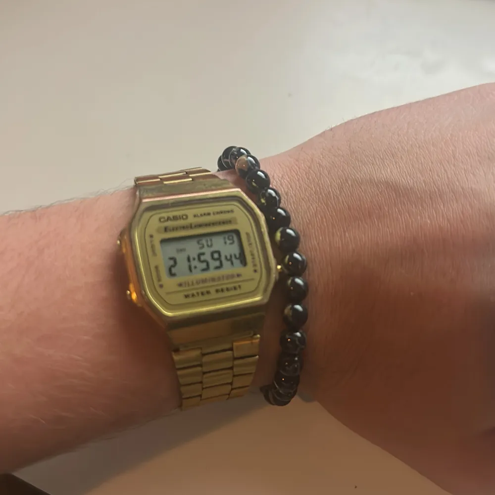 Säljer min Casio klocka 36mm för har ej användning av den längre.. Asusteet.