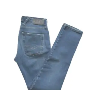 Säljer nu dessa feta jeans från Replay | Skick : 8/10, knappt använda | Pris : Nypris : 1800kr, vårt pris : 799kr. Priset är inte hugget i sten | Om du har några frågor är det bara att höra av dig! ❤️