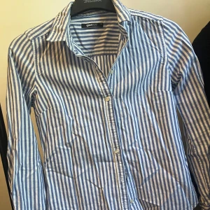 Skiorta - Skjorta från Ginatricot , storlek 34, bra skick