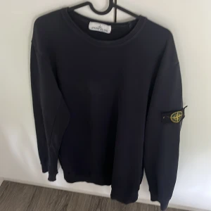 Stone Island - Crewneck - Säljer denna Stone Island Crewneck då den inte används längre.  Skick: 9/10 - inga hål eller liknande.