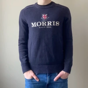 Morris tröja stickad - |morris tröja|storlek:S|bra skick|pris:225kr|modellen är 180cm|