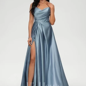 Balklänning - Perfect prinsessa klänning från jj house. Storlek S. Oanvänd med prislapp. Egna bilder skickar i dm.🦋