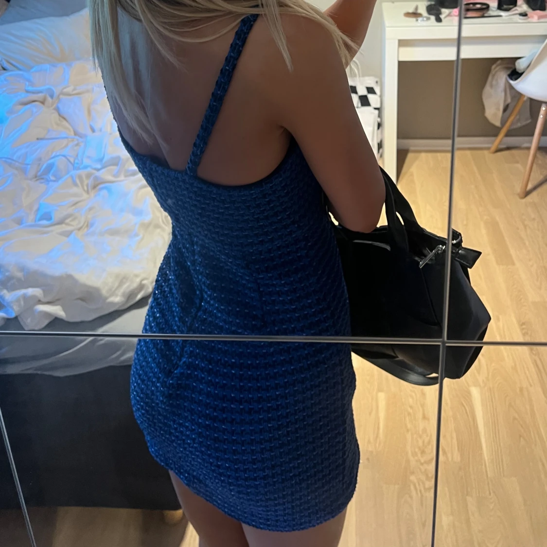 Stickad blå klänning - 92