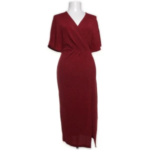 Bubbleroom klänning - Klänning från Bubbleroom, storlek 36. Endast använd tre gånger och är i mycket bra skick.