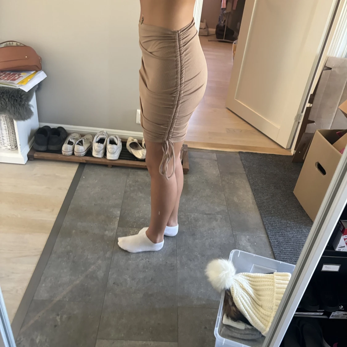 kjol med ”scrunch” - 91