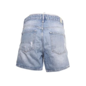 Jeans shorts  - Ett par jättefina jeans shorts som är lite för små för mig, därför säljer jag! Öppen till lägre pris vid snabb affär💕