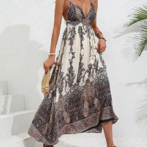 Klänning  - Lång klänning i storlek S 🤍🥂