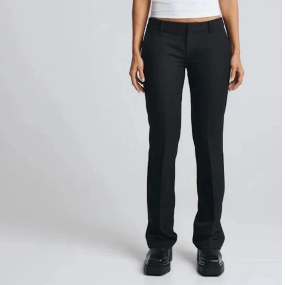 Lågmidjade kostymbyxor 