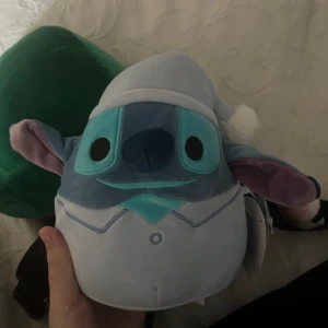 Squishmallow stitch - Disney Squishmallow stitch från usa, cirka 17cm stor. 
