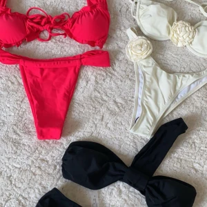 Bikini - 3 olika bikinis, helt oanvända.  Rosa, svart och beige.  Styckpris 100kr.  Storlek S.