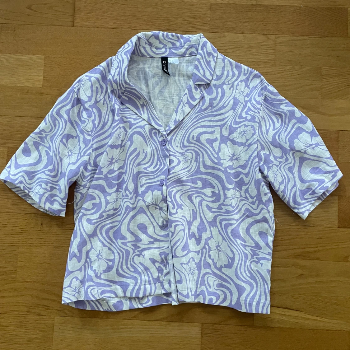 Kortärmad skjorta 💜🤍