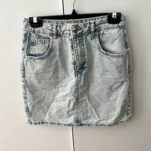 Jeans kjol som aldrig är använd, bara testad hemma! 🩵Storlek 36