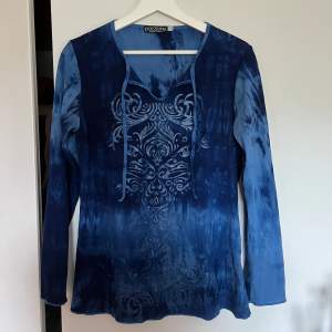 Cool blå långärmad topp, lassar som en L💙