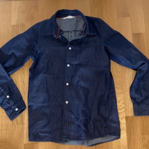 Skjorta  - Bra skick, storlek EUR 158