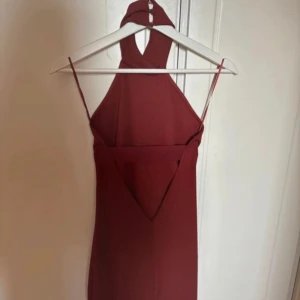 Klänning  - Super fin klänning från Gina. Storlek S. 