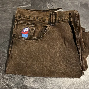 Polar big boy jeans - Säljer oanvända polar jeans pga inte längre min stil, bra skick 9/10 Nypris 1300 mitt pris 850 hör av dig om du har några frågor eller funderingar! Pris kan såklart diskuteras vid snabb affär🤩🤝